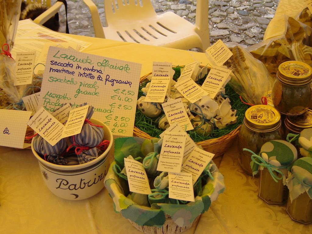 Casa Dell' Abbondanza B&B Agriturismo Vigoleno Eksteriør billede